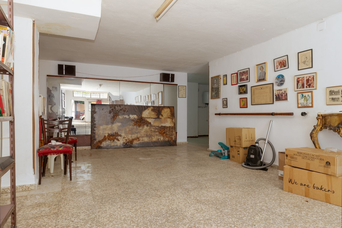 Commercial unit for sale in Fuengirola Costa Del Sol, Málaga, Spain