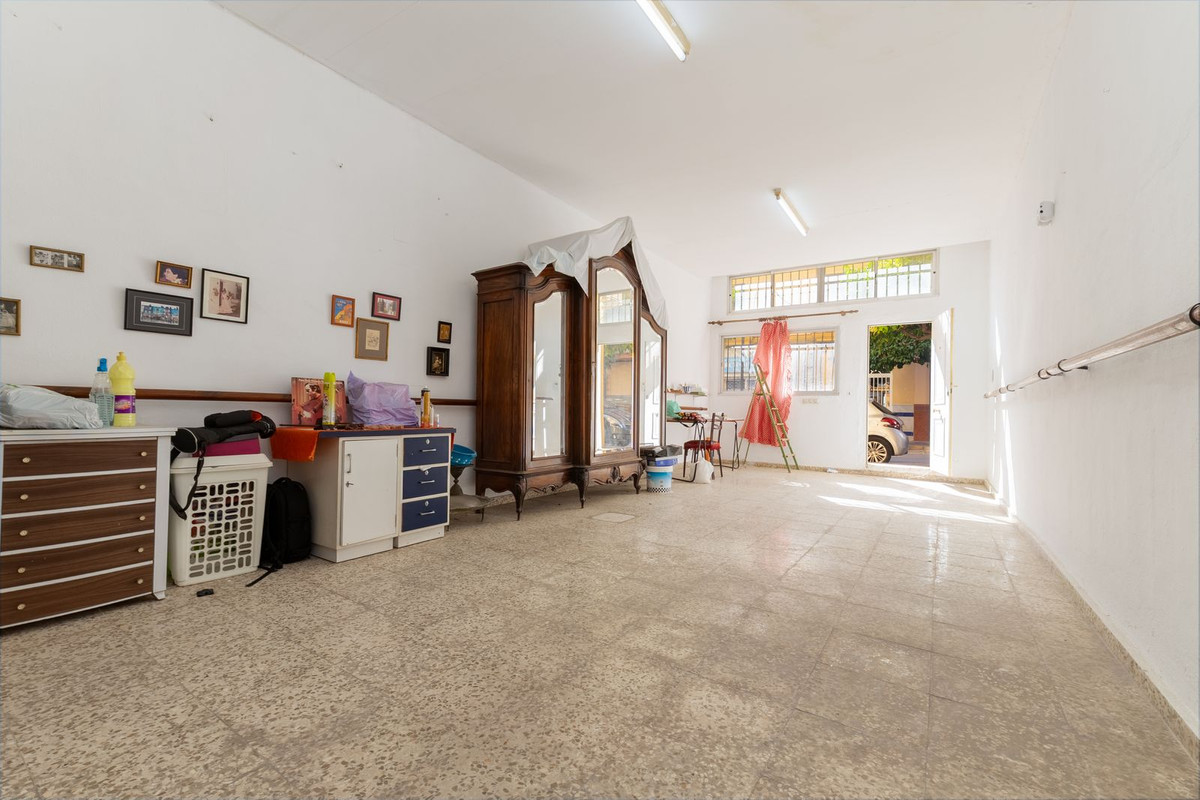 Commercial unit for sale in Fuengirola Costa Del Sol, Málaga, Spain