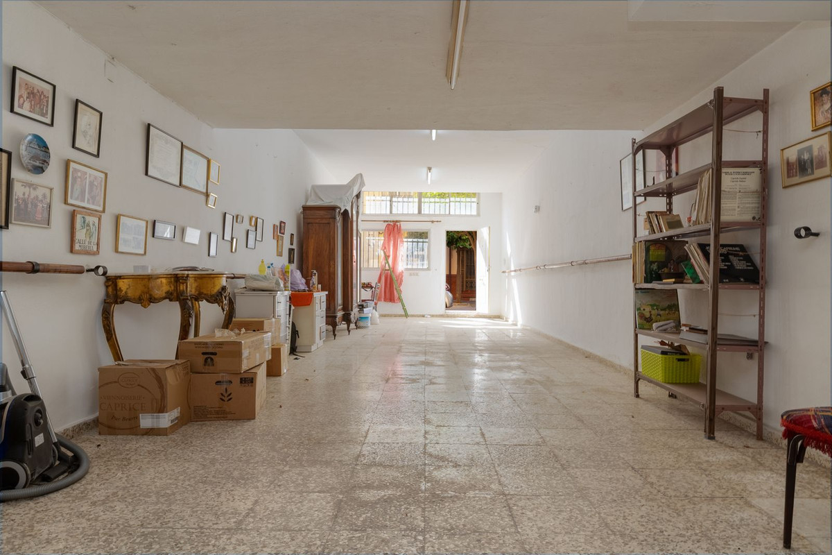Commercial unit for sale in Fuengirola Costa Del Sol, Málaga, Spain