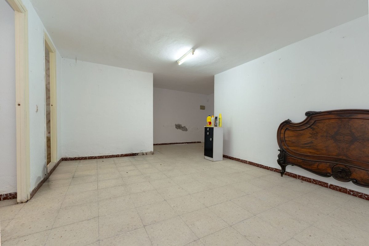 Commercial unit for sale in Fuengirola Costa Del Sol, Málaga, Spain