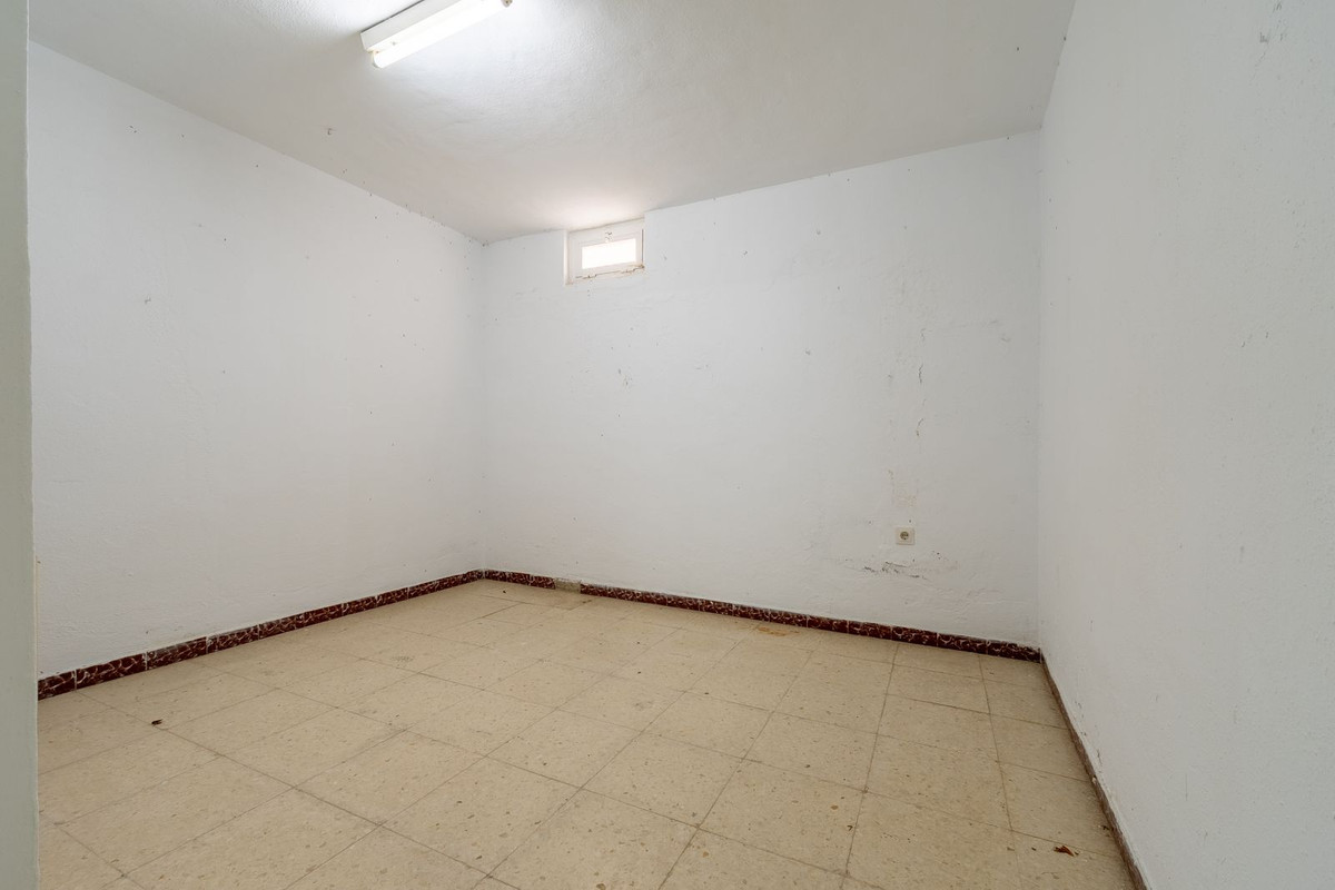 Commercial unit for sale in Fuengirola Costa Del Sol, Málaga, Spain