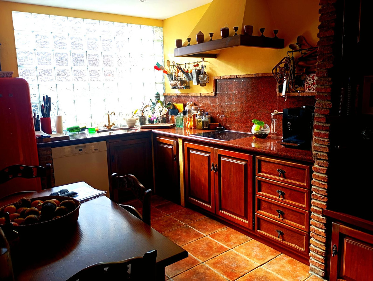 4 Bed Townhouse for sale in Casares Playa Costa Del Sol, Málaga, Spain