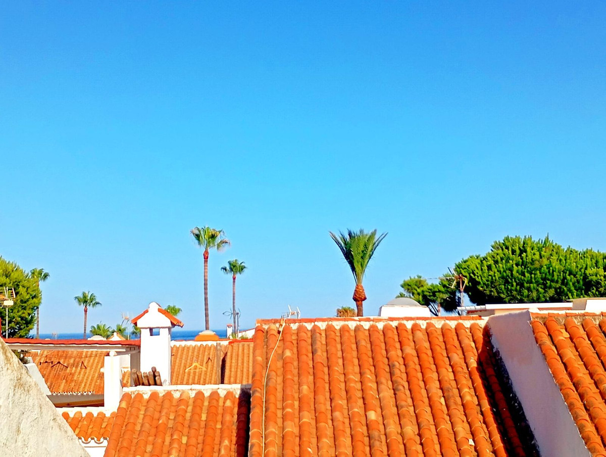 4 Bed Townhouse for sale in Casares Playa Costa Del Sol, Málaga, Spain