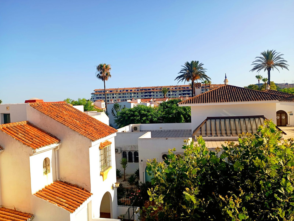 4 Bed Townhouse for sale in Casares Playa Costa Del Sol, Málaga, Spain