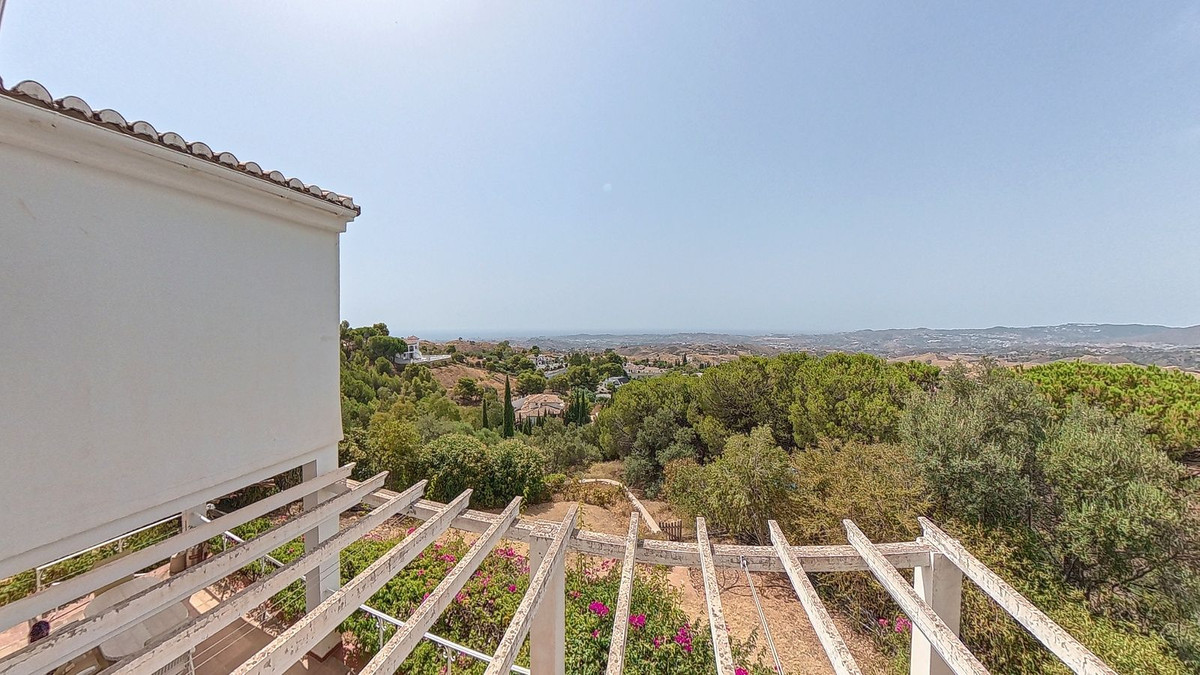 4 Bed Townhouse for sale in Valtocado Costa Del Sol, Málaga, Spain