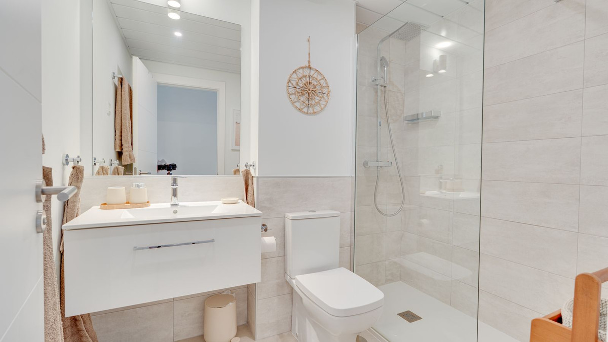 Se vende Apartamento Planta Baja de 2 dormitorios en Costa Del Sol, Málaga, España