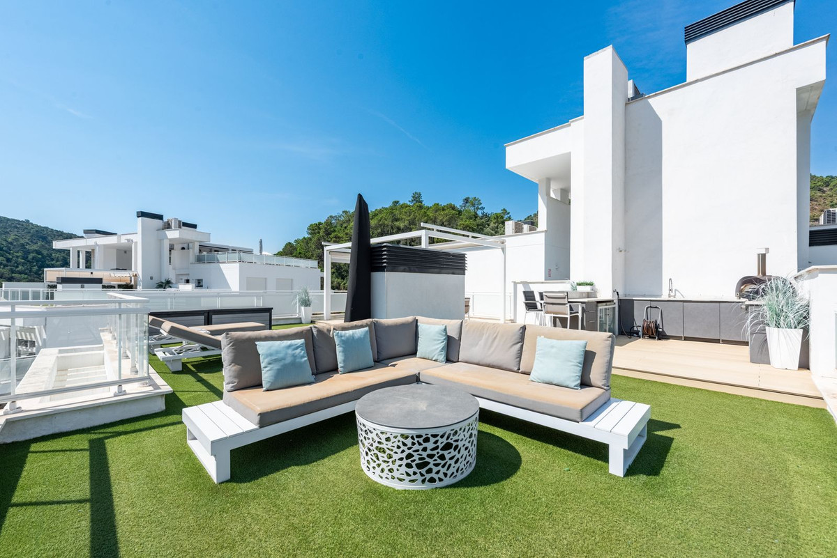3 Bed Apartment for sale in Benahavís Costa Del Sol, Málaga, Spain