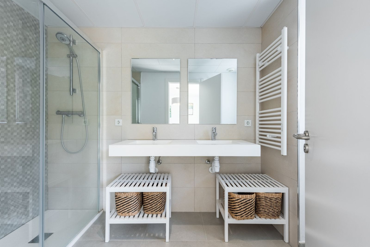 3 Bed Apartment for sale in Benahavís Costa Del Sol, Málaga, Spain