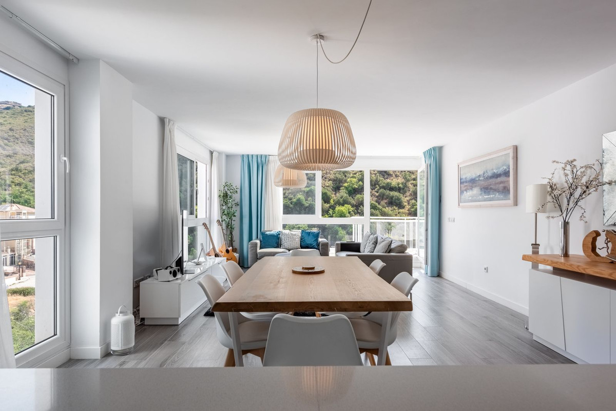 3 Bed Apartment for sale in Benahavís Costa Del Sol, Málaga, Spain