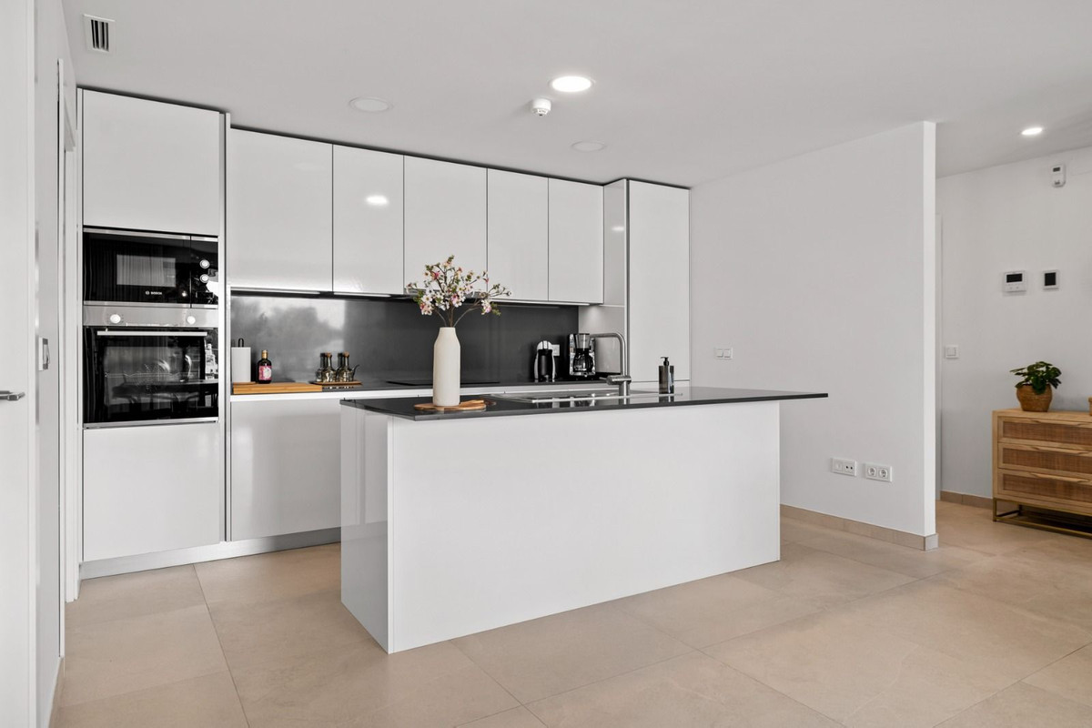 3 Bed Apartment for sale in Benahavís Costa Del Sol, Málaga, Spain