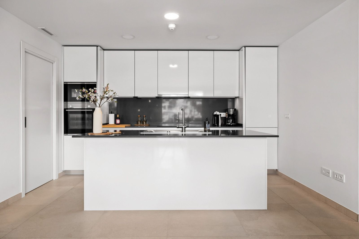 3 Bed Apartment for sale in Benahavís Costa Del Sol, Málaga, Spain