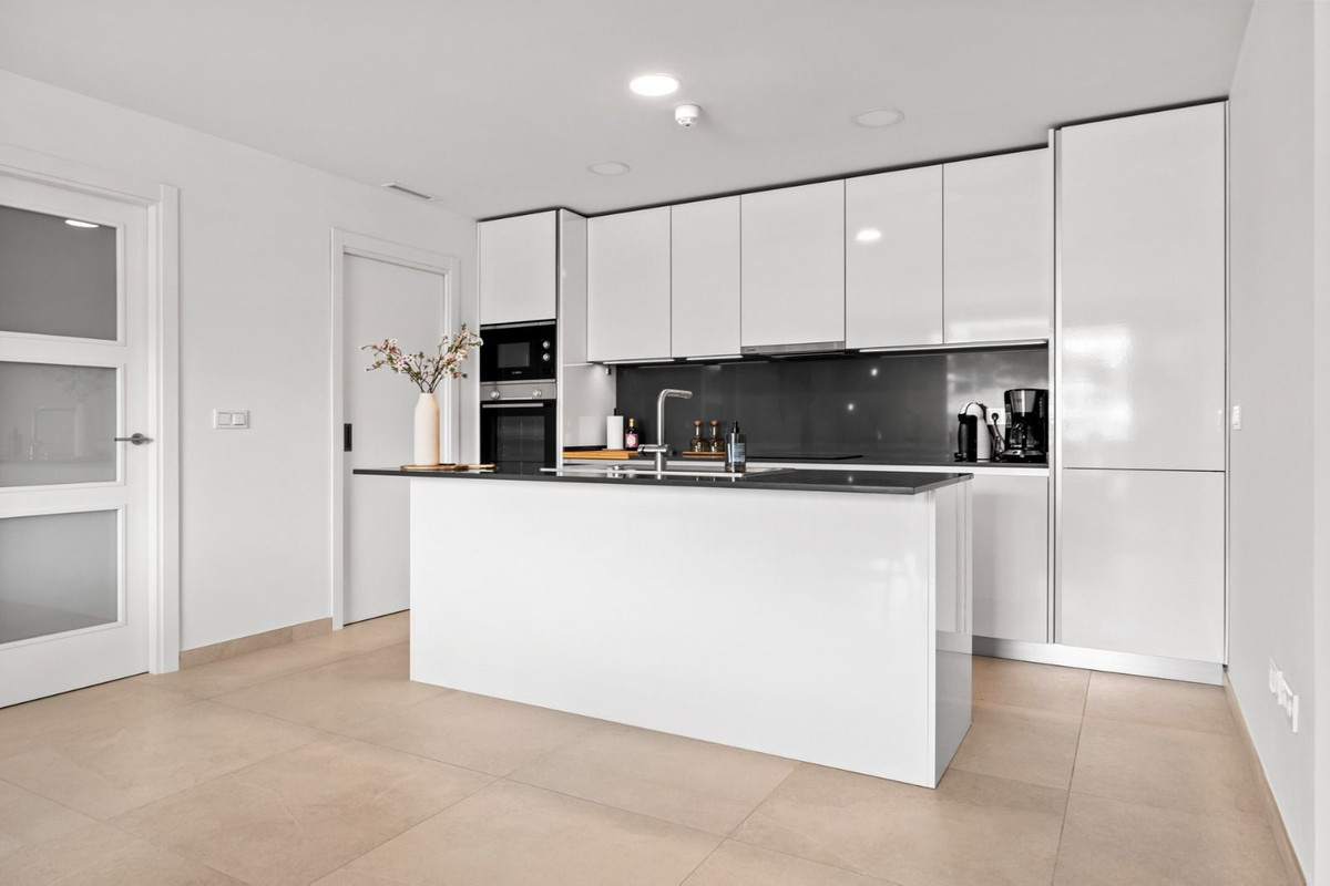 3 Bed Apartment for sale in Benahavís Costa Del Sol, Málaga, Spain