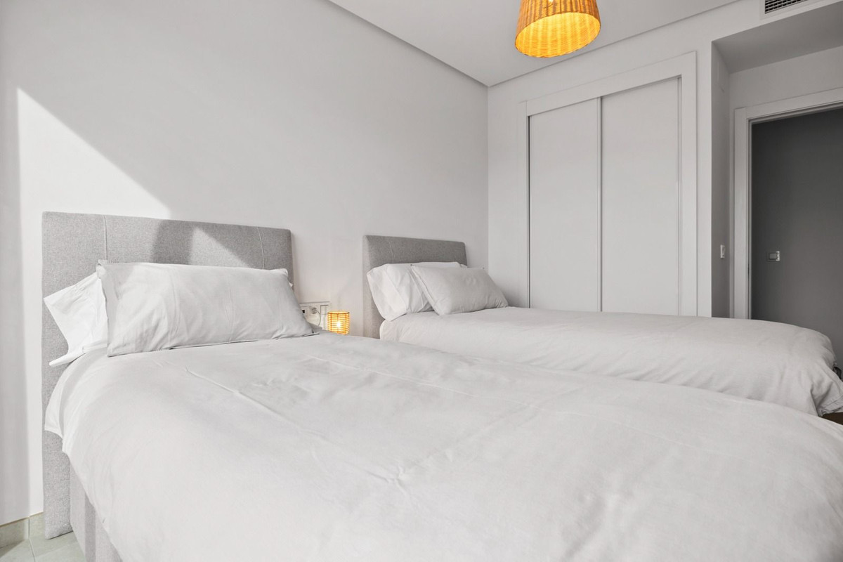 3 Bed Apartment for sale in Benahavís Costa Del Sol, Málaga, Spain