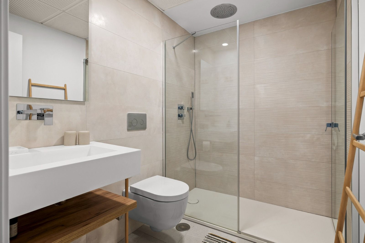 3 Bed Apartment for sale in Benahavís Costa Del Sol, Málaga, Spain