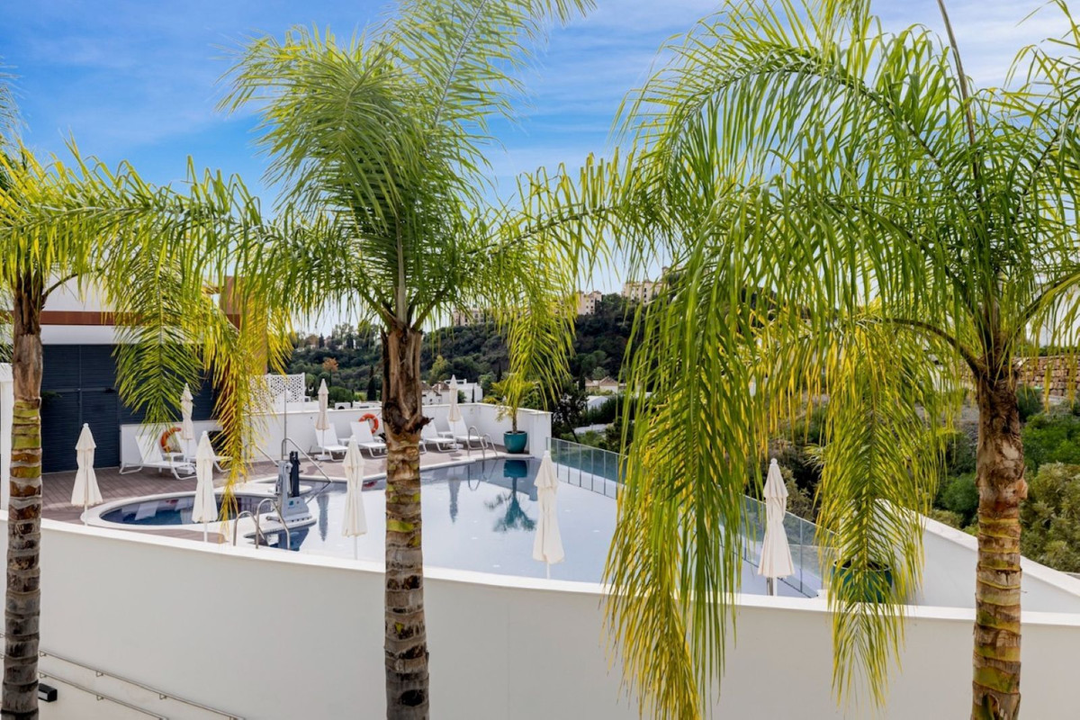 3 Bed Apartment for sale in Benahavís Costa Del Sol, Málaga, Spain