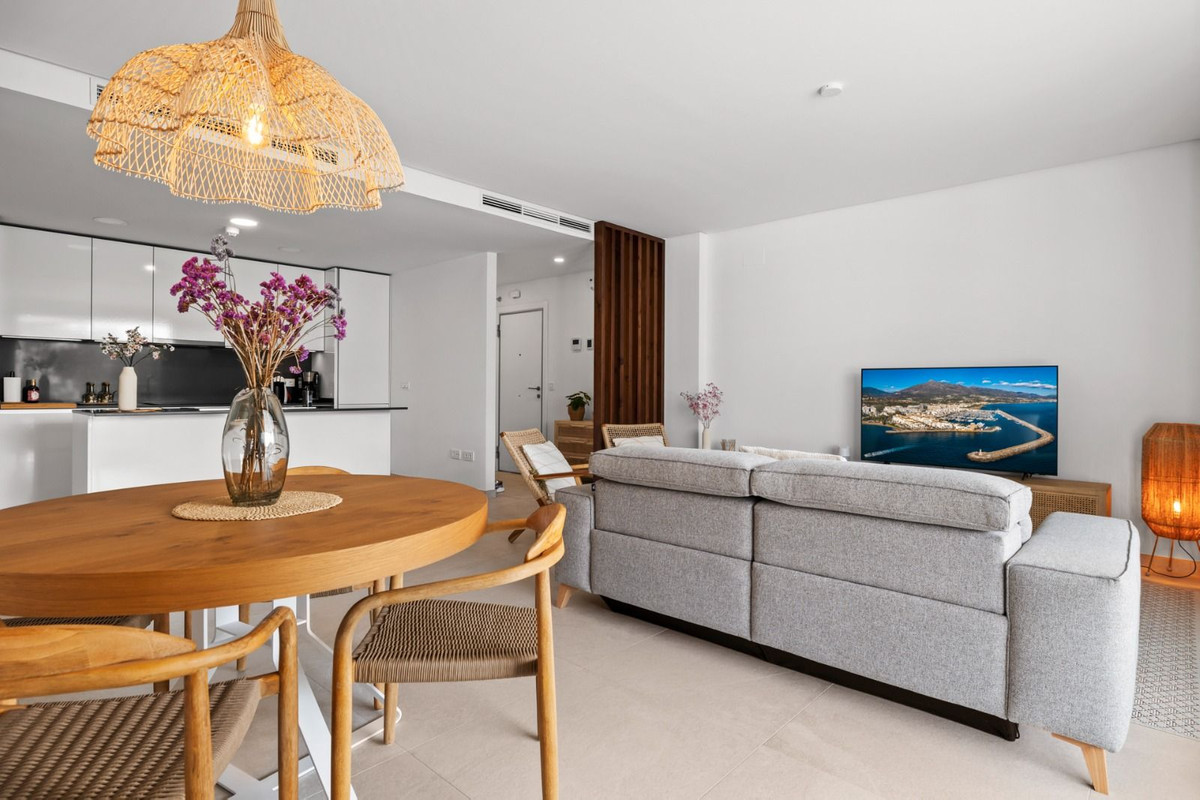 3 Bed Apartment for sale in Benahavís Costa Del Sol, Málaga, Spain
