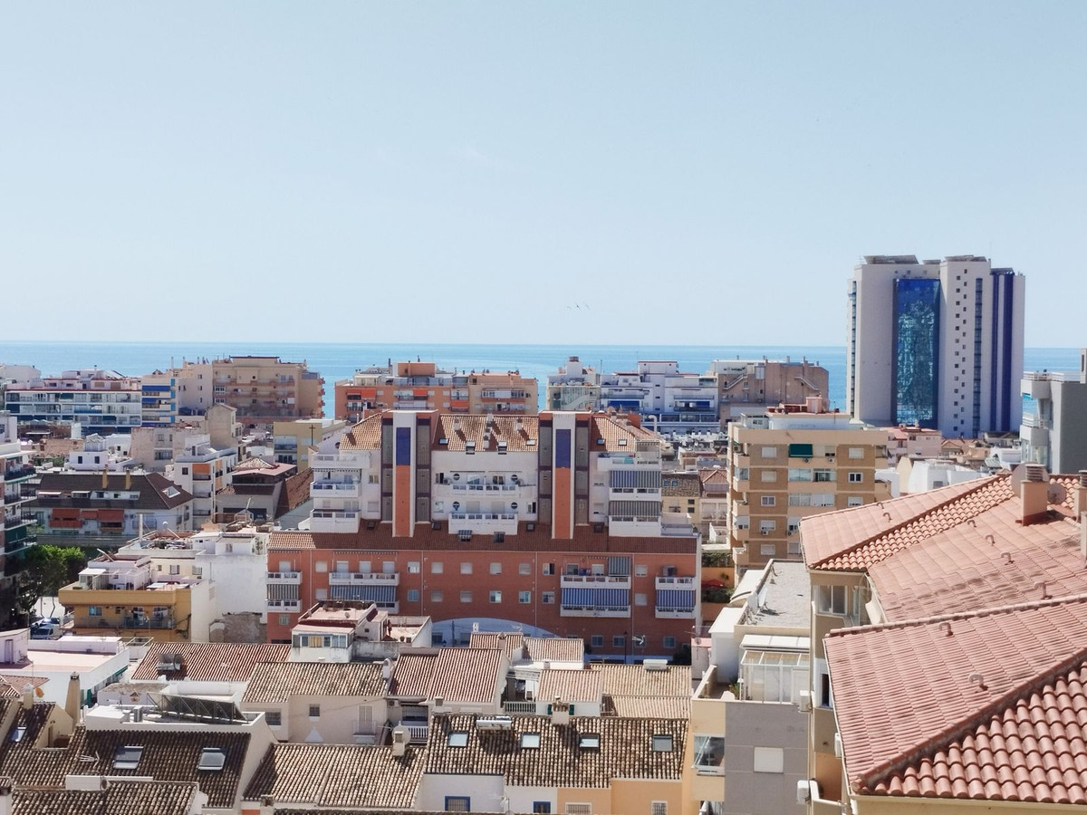3 Bed Apartment for sale in Fuengirola Costa Del Sol, Málaga, Spain