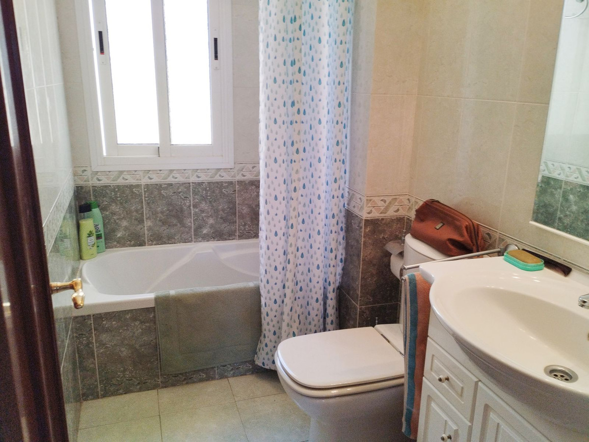 3 Bed Apartment for sale in Fuengirola Costa Del Sol, Málaga, Spain