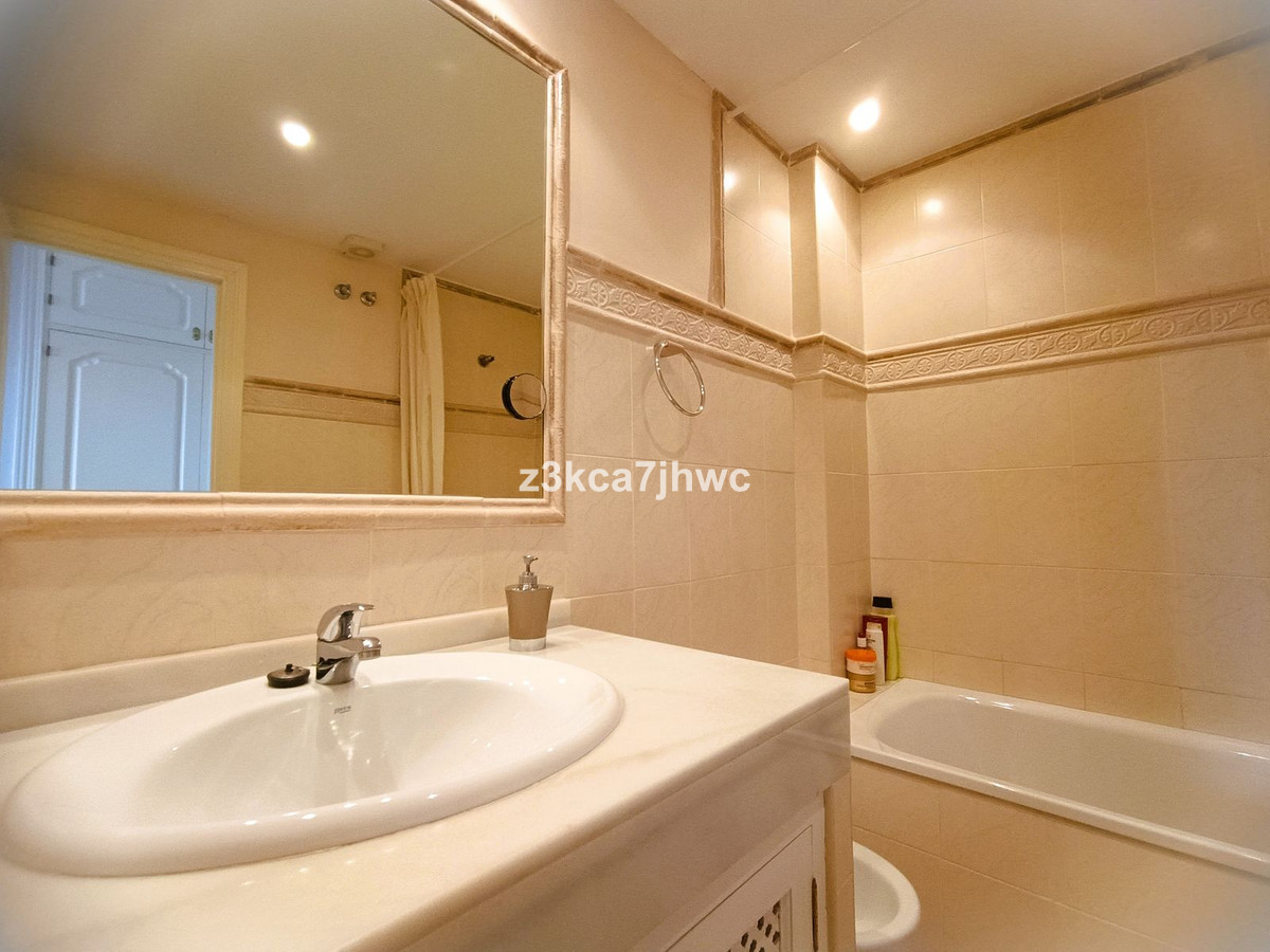 3 Bed Apartment for sale in Estepona Costa Del Sol, Málaga, Spain