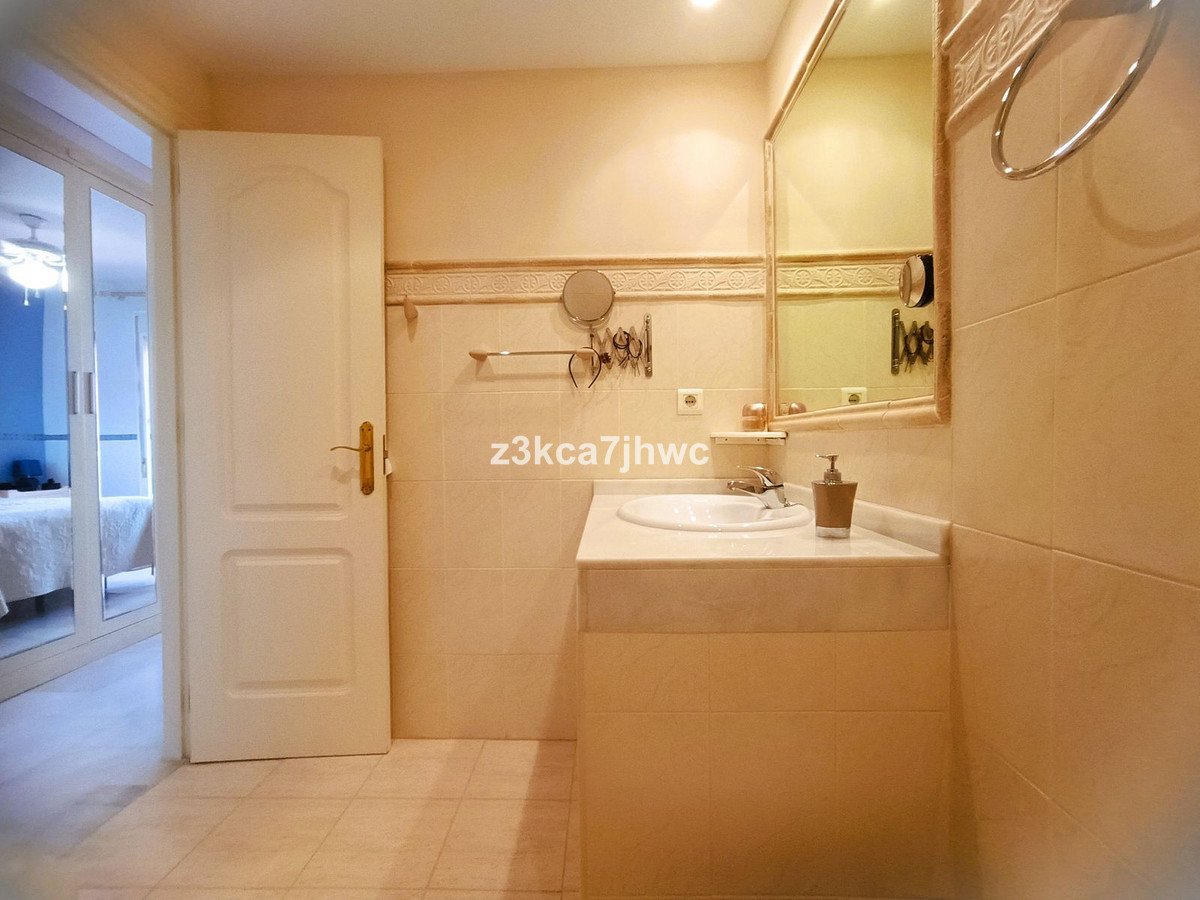 3 Bed Apartment for sale in Estepona Costa Del Sol, Málaga, Spain