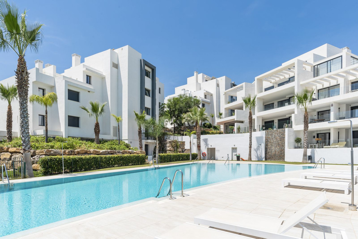 2 Bed Apartment for sale in Benahavís Costa Del Sol, Málaga, Spain