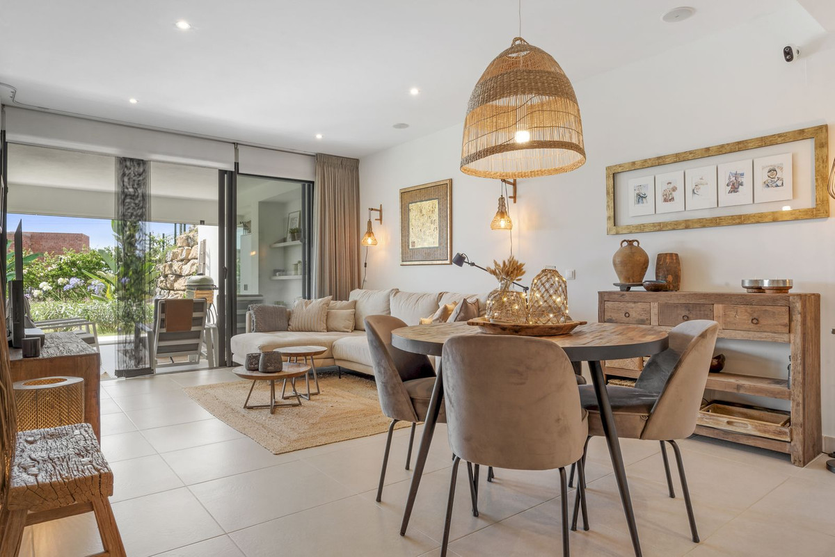 2 Bed Apartment for sale in Benahavís Costa Del Sol, Málaga, Spain