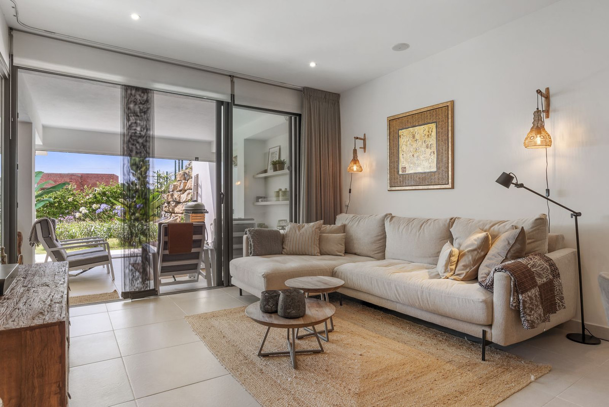 2 Bed Apartment for sale in Benahavís Costa Del Sol, Málaga, Spain