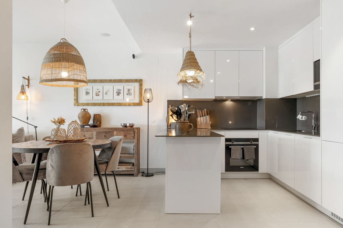2 Bed Apartment for sale in Benahavís Costa Del Sol, Málaga, Spain