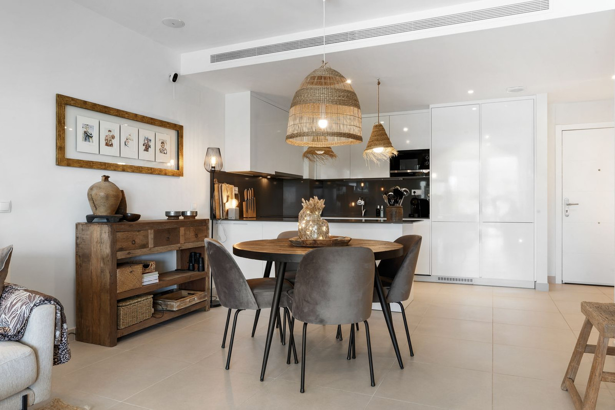 2 Bed Apartment for sale in Benahavís Costa Del Sol, Málaga, Spain