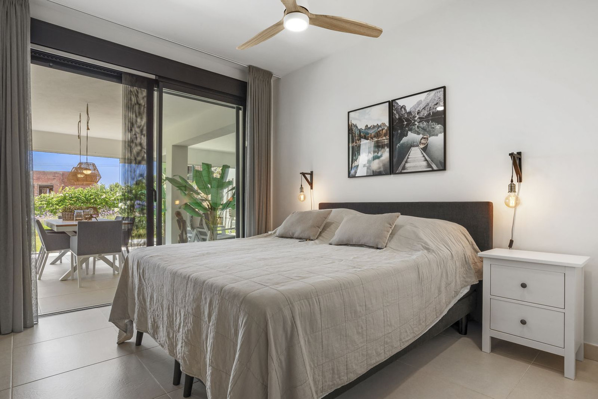 2 Bed Apartment for sale in Benahavís Costa Del Sol, Málaga, Spain