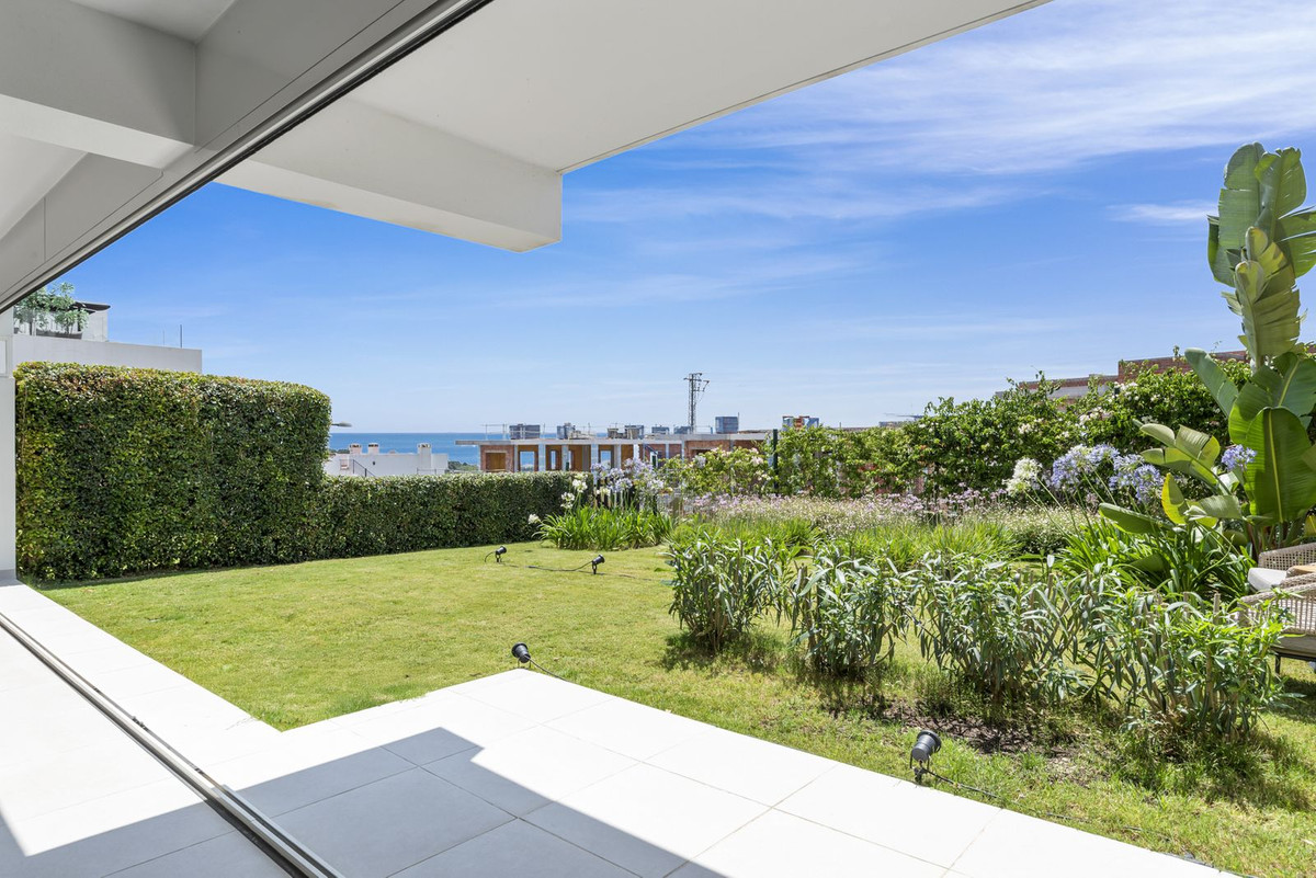 2 Bed Apartment for sale in Benahavís Costa Del Sol, Málaga, Spain
