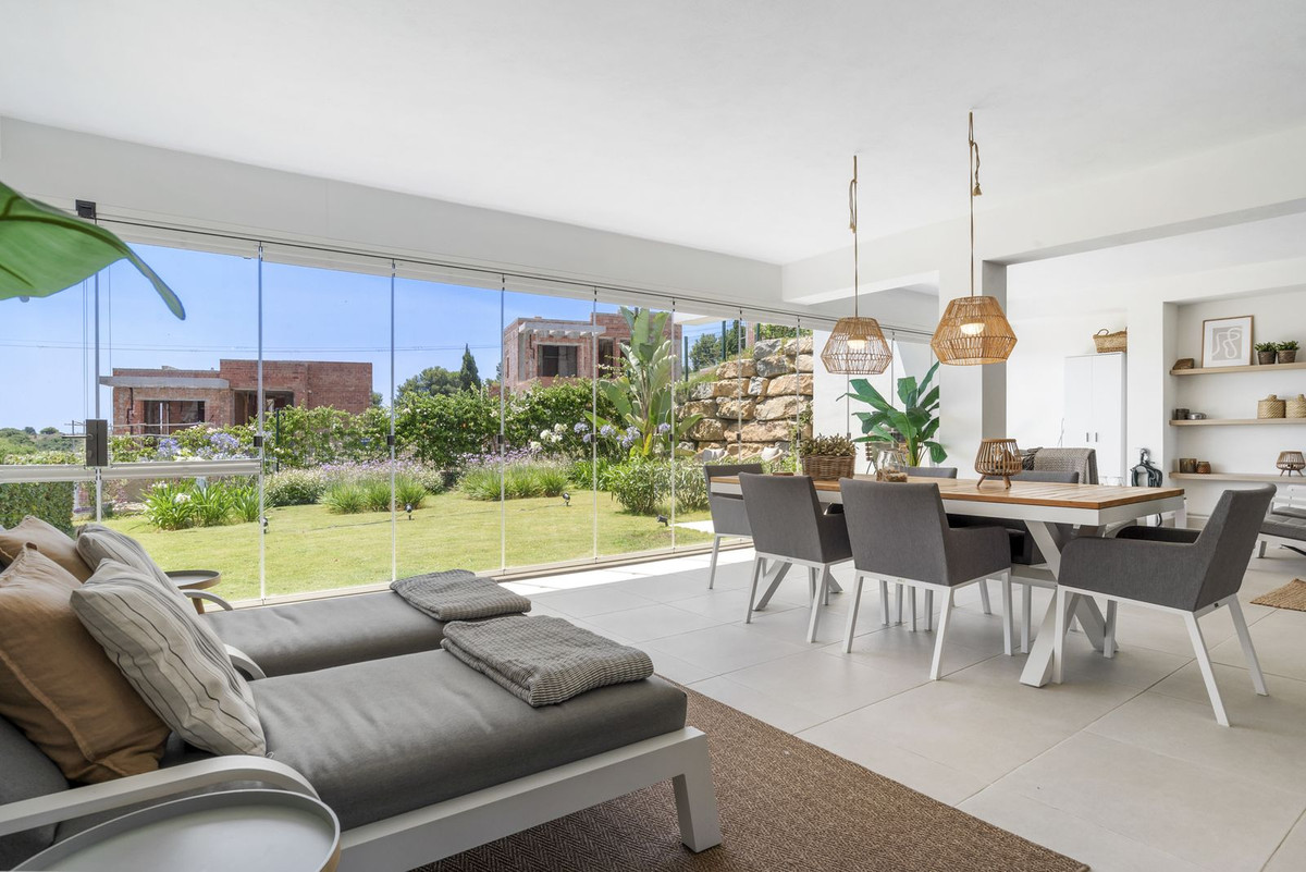 2 Bed Apartment for sale in Benahavís Costa Del Sol, Málaga, Spain
