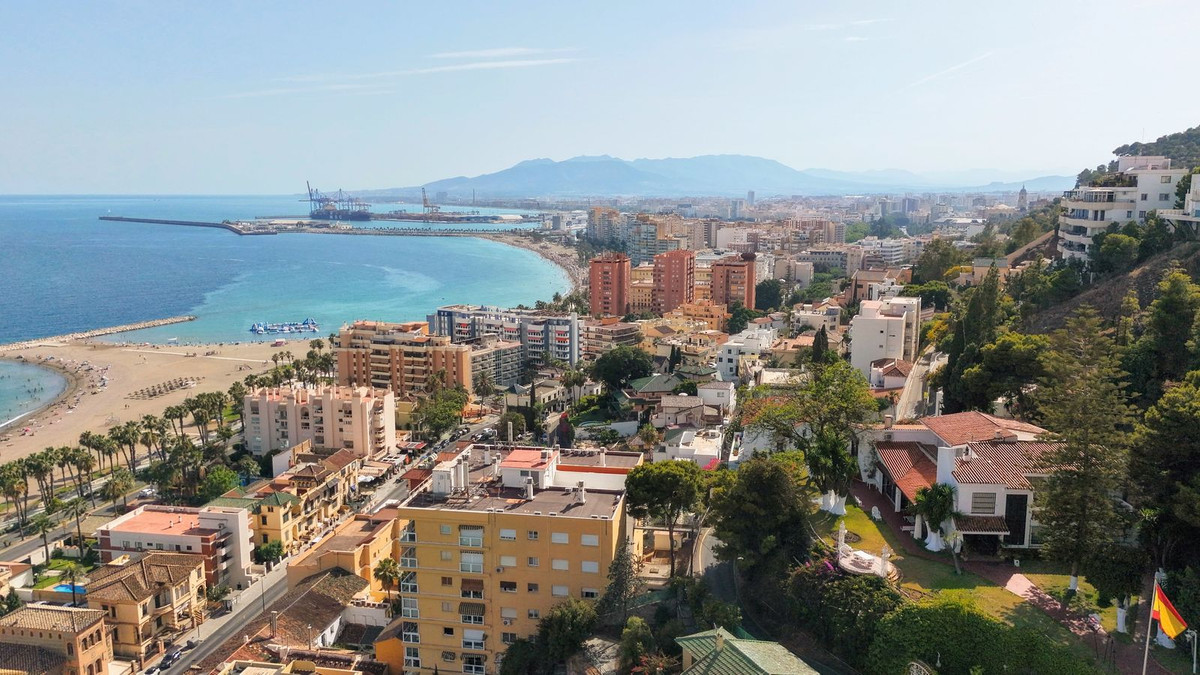 10 Bed Townhouse for sale in Málaga Centro Costa Del Sol, Málaga, Spain