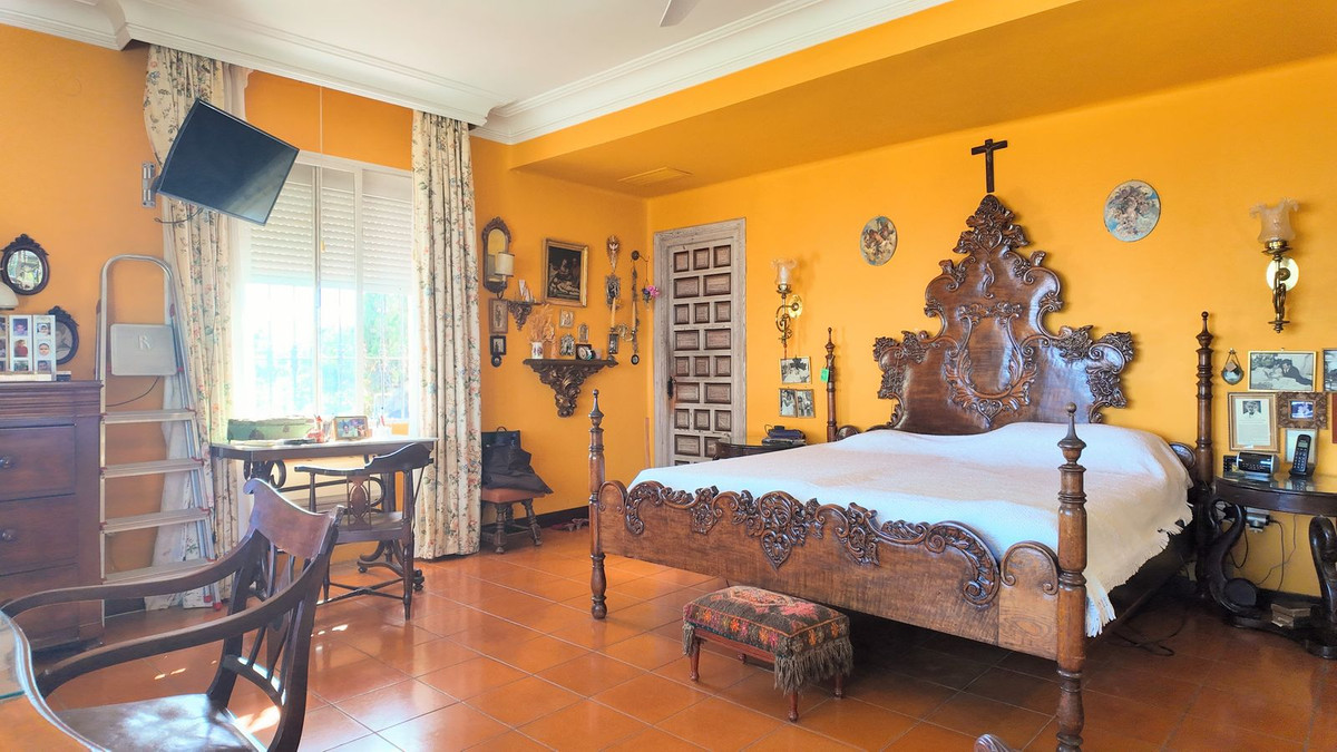 10 Bed Townhouse for sale in Málaga Centro Costa Del Sol, Málaga, Spain