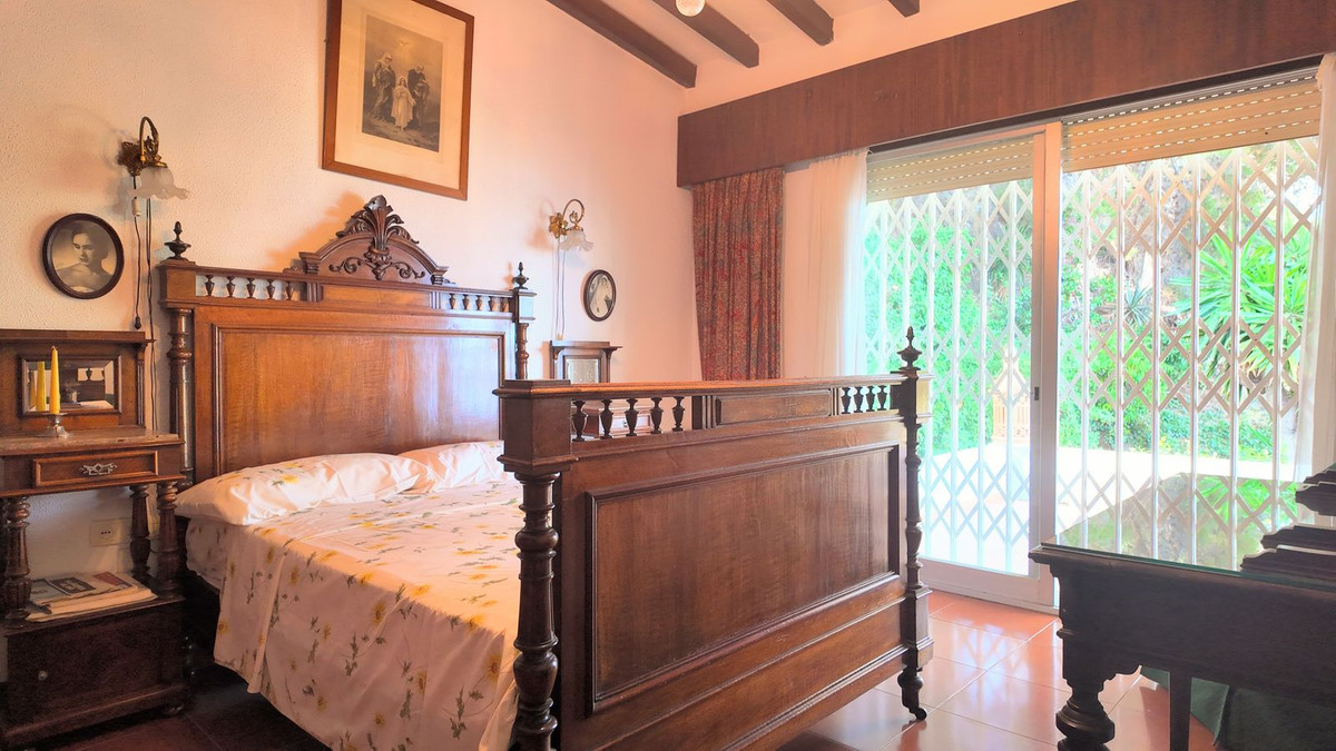 10 Bed Townhouse for sale in Málaga Centro Costa Del Sol, Málaga, Spain
