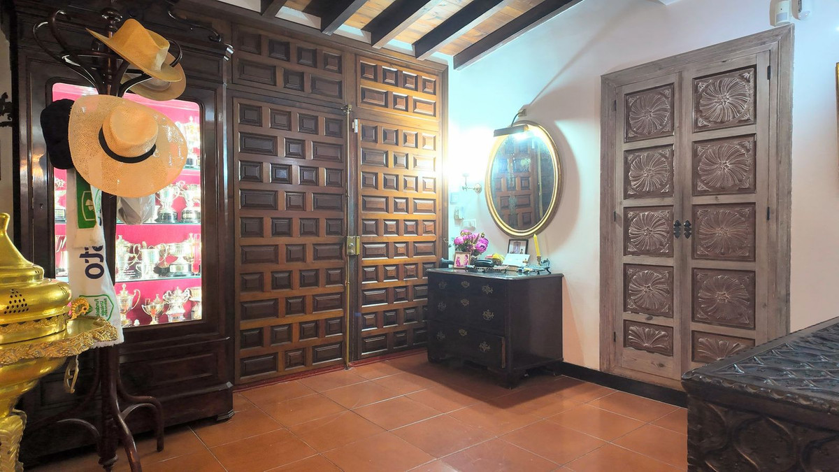 10 Bed Townhouse for sale in Málaga Centro Costa Del Sol, Málaga, Spain