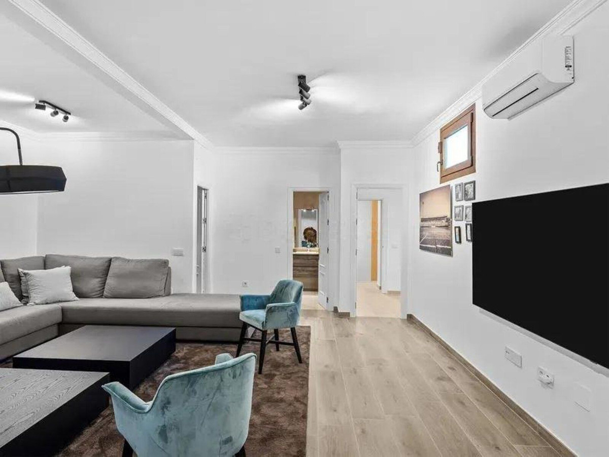 Se vende Villa - Chalet de 4 dormitorios en Costa Del Sol, Málaga, España