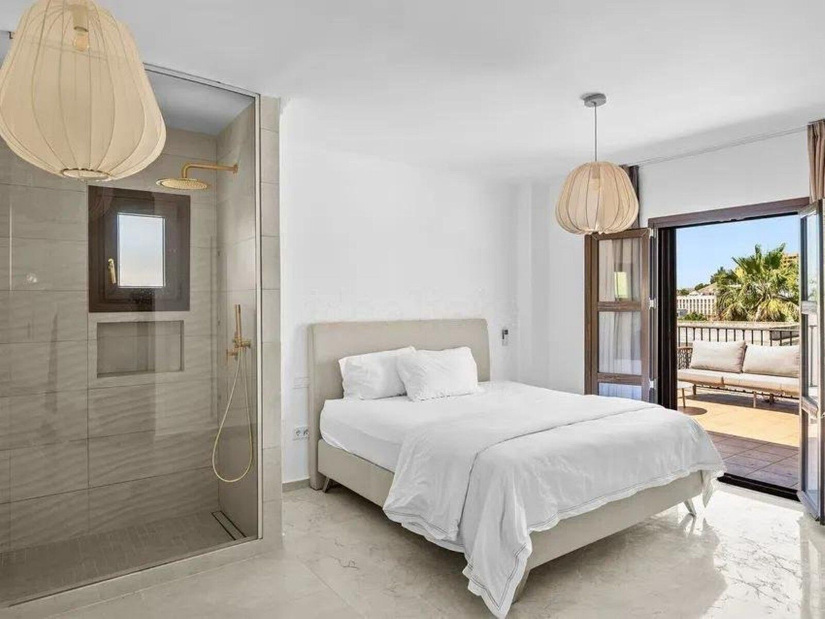 Se vende Villa - Chalet de 4 dormitorios en Costa Del Sol, Málaga, España