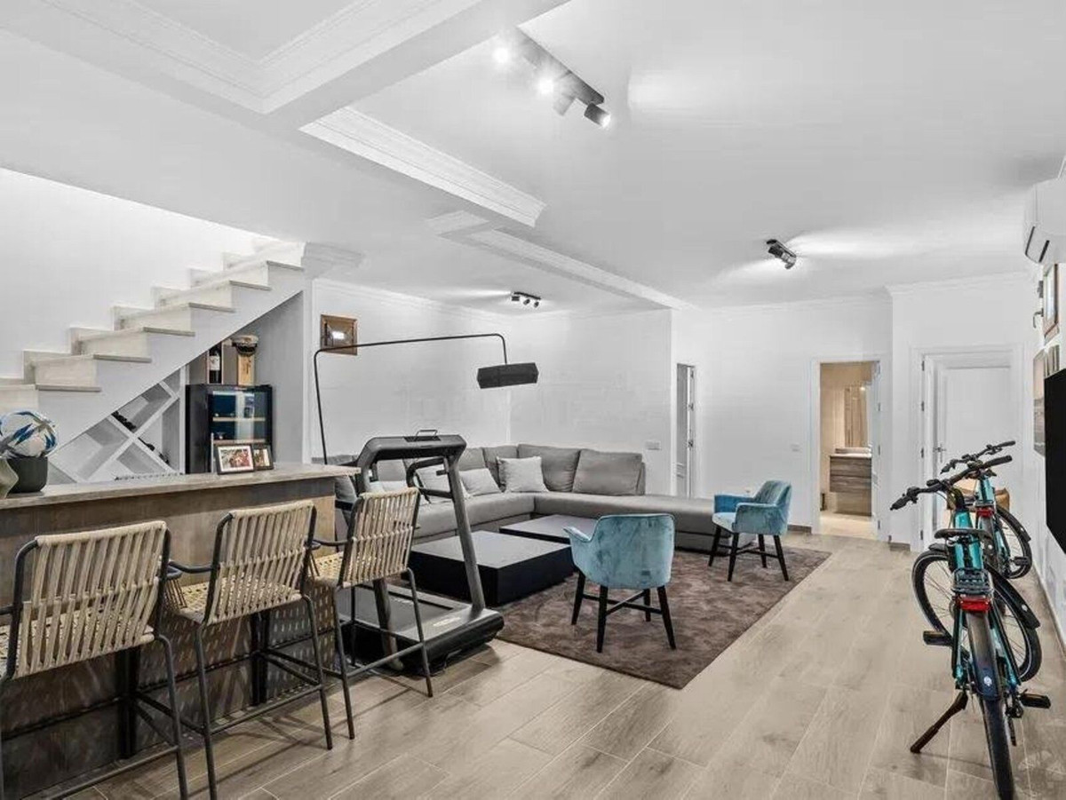 Se vende Villa - Chalet de 4 dormitorios en Costa Del Sol, Málaga, España