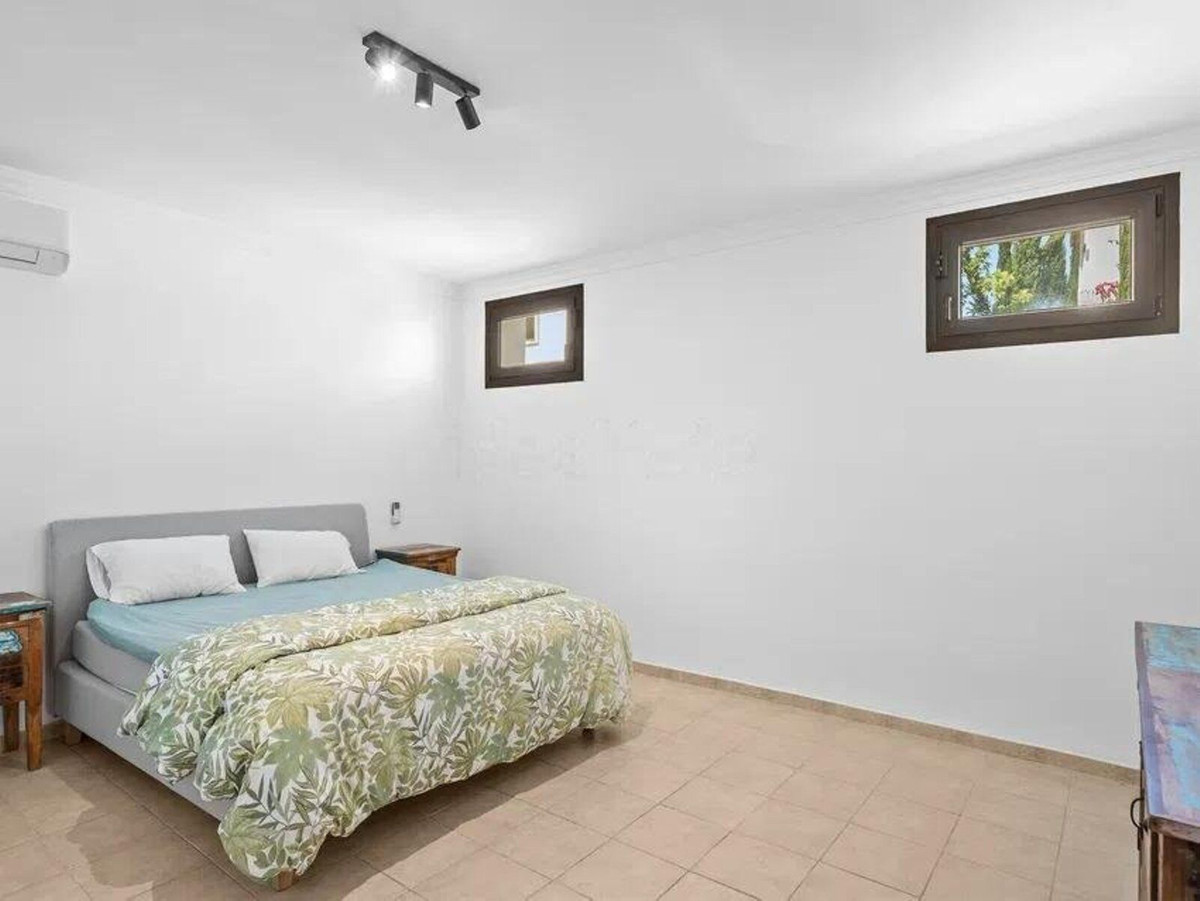 Se vende Villa - Chalet de 4 dormitorios en Costa Del Sol, Málaga, España