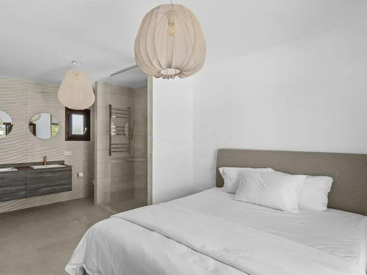 Se vende Villa - Chalet de 4 dormitorios en Costa Del Sol, Málaga, España