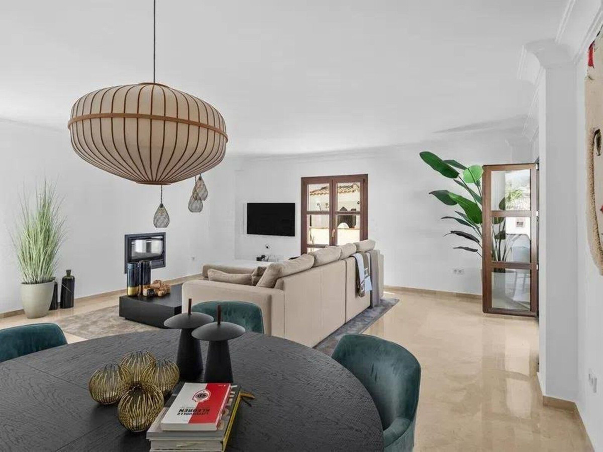 Se vende Villa - Chalet de 4 dormitorios en Costa Del Sol, Málaga, España