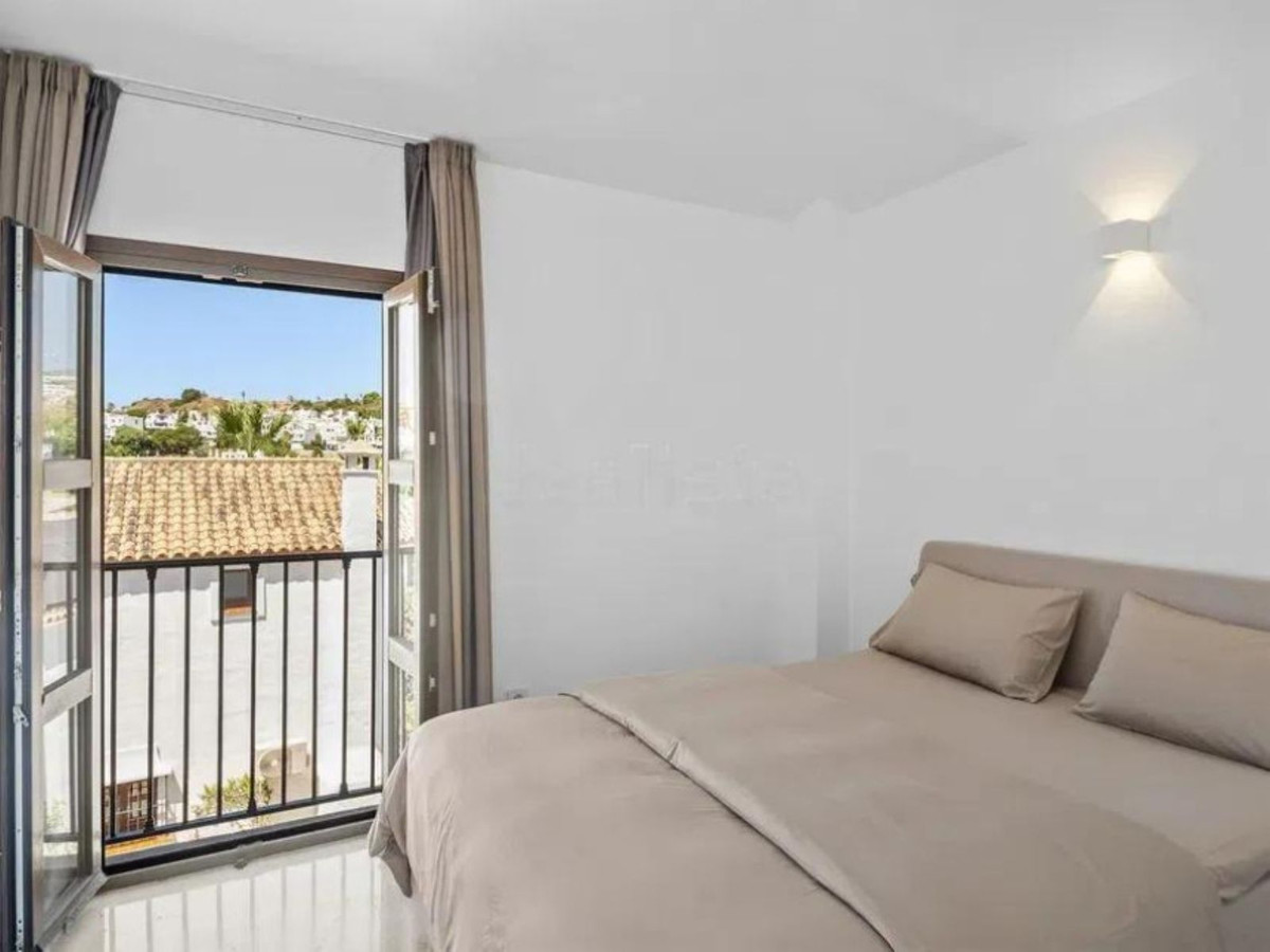 4 Bed Townhouse for sale in Selwo Costa Del Sol, Málaga, Spain