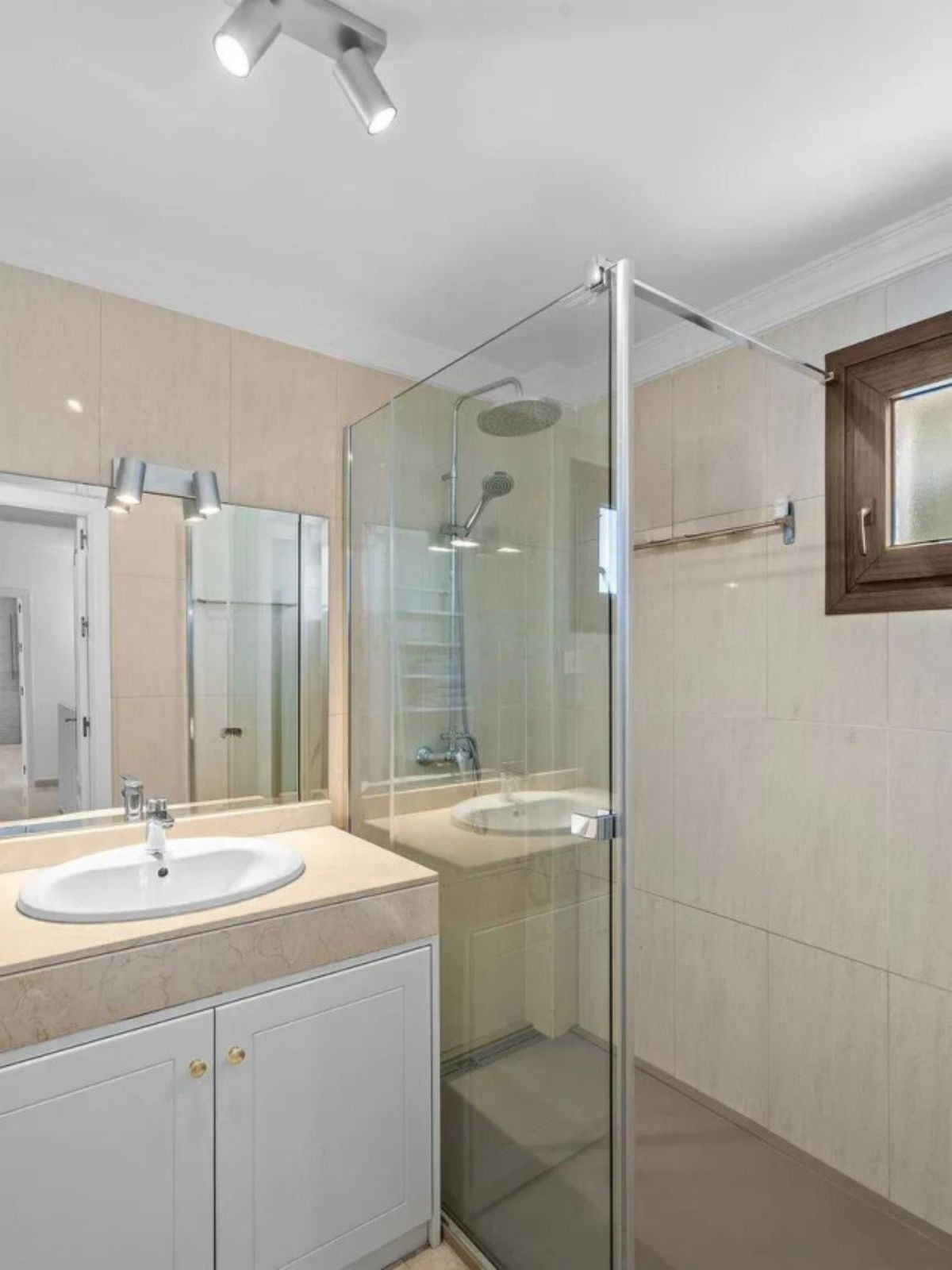 4 Bed Townhouse for sale in Selwo Costa Del Sol, Málaga, Spain