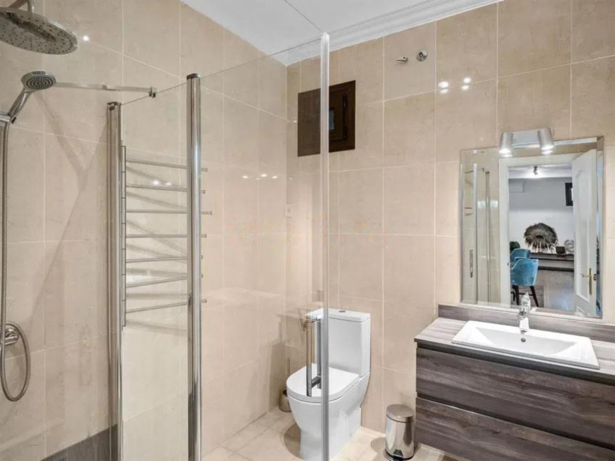 4 Bed Townhouse for sale in Selwo Costa Del Sol, Málaga, Spain