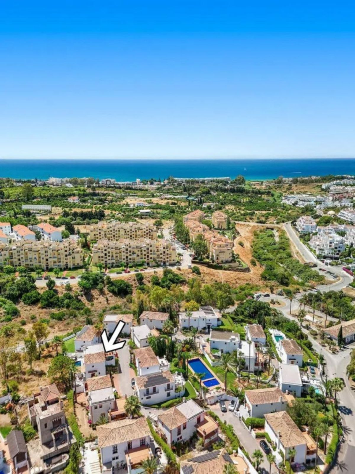 4 Bed Townhouse for sale in Selwo Costa Del Sol, Málaga, Spain