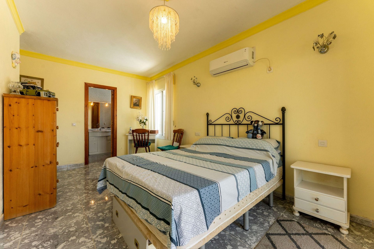 3 Bed Townhouse for sale in Guaro Costa Del Sol, Málaga, Spain