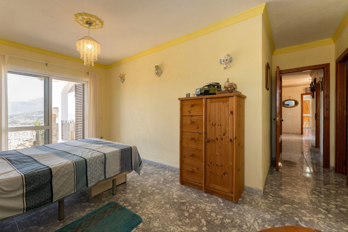 3 Bed Townhouse for sale in Guaro Costa Del Sol, Málaga, Spain