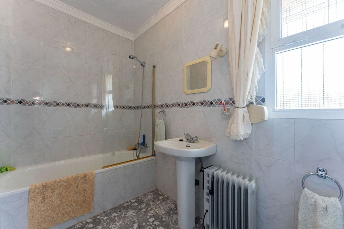 3 Bed Townhouse for sale in Guaro Costa Del Sol, Málaga, Spain