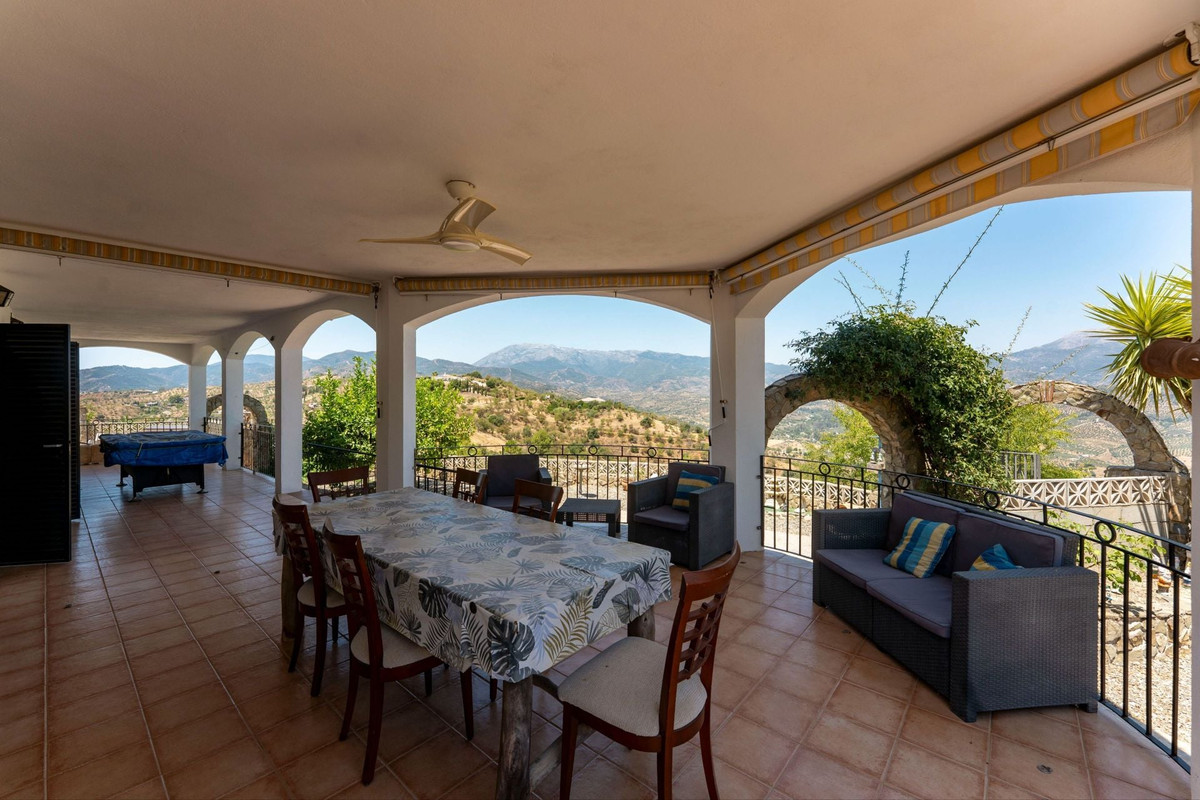3 Bed Townhouse for sale in Guaro Costa Del Sol, Málaga, Spain